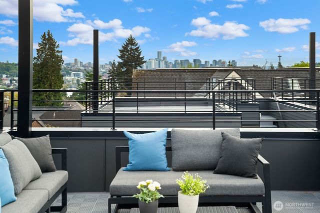 4122 B Burke Avenue N, Seattle, WA 98103