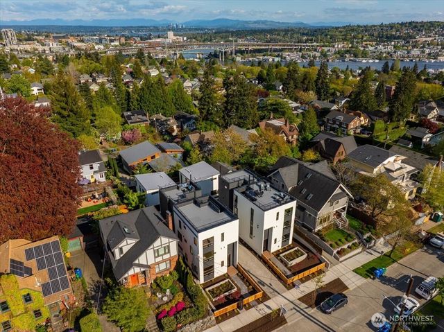 4122 B Burke Avenue N, Seattle, WA 98103
