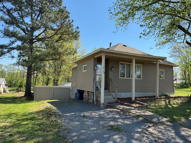 504 S Sunny Slope Street, West Frankfort, IL 62896