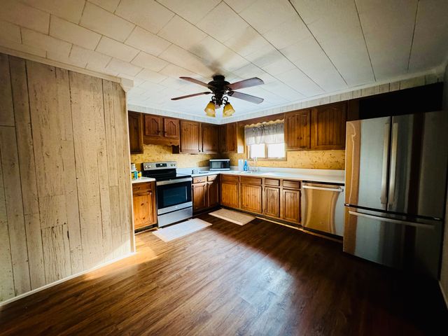 504 S Sunny Slope Street, West Frankfort, IL 62896