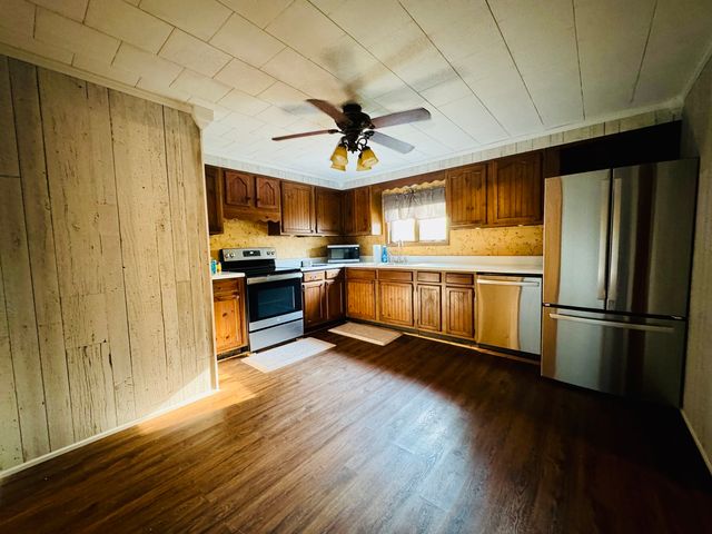 504 S Sunny Slope Street, West Frankfort, IL 62896