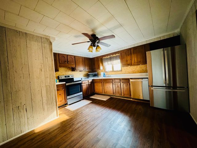 504 S Sunny Slope Street, West Frankfort, IL 62896