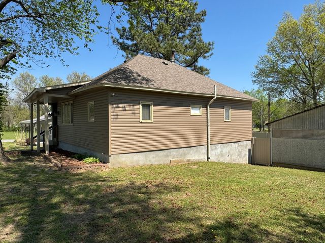 504 S Sunny Slope Street, West Frankfort, IL 62896