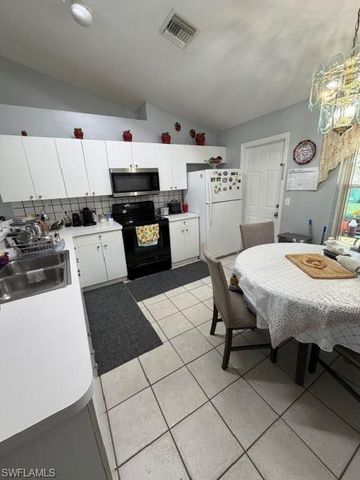 2779 Tropicana BLVD, Naples, FL 34116