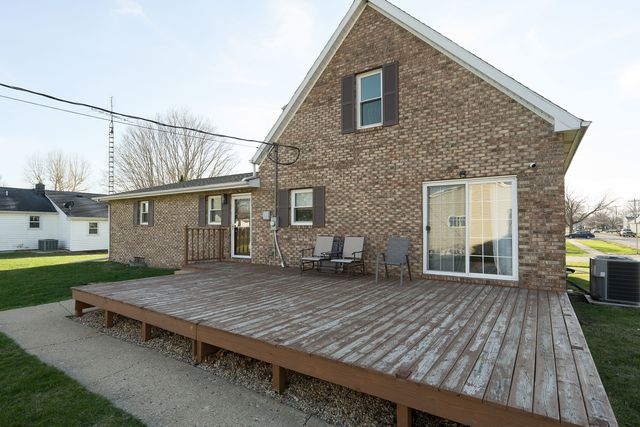 201 S Brush Avenue, Ladd, IL 61329