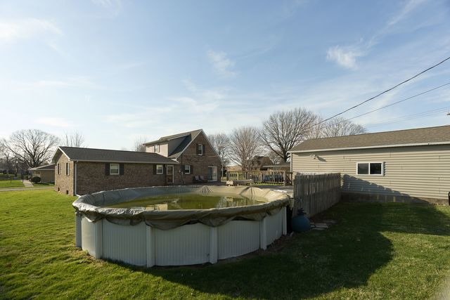 201 S Brush Avenue, Ladd, IL 61329