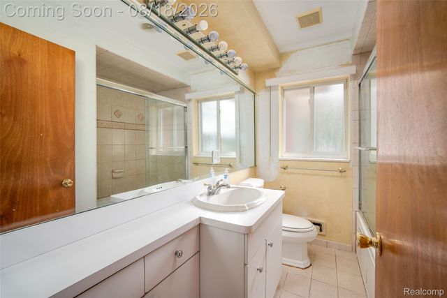 16786 Sprenger Avenue, Eastpointe, MI 48021