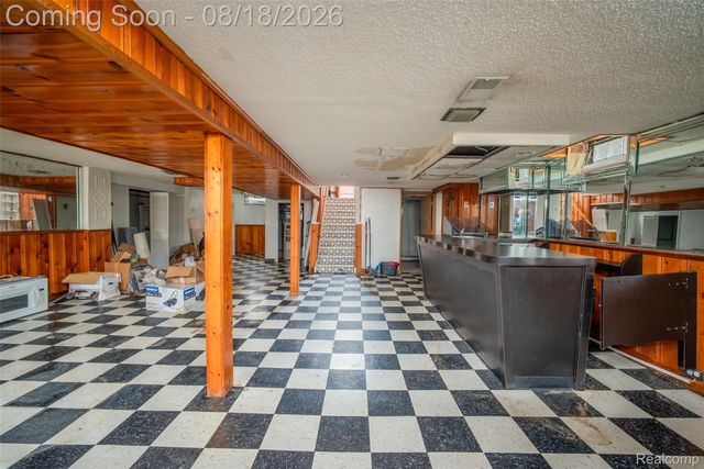 16786 Sprenger Avenue, Eastpointe, MI 48021