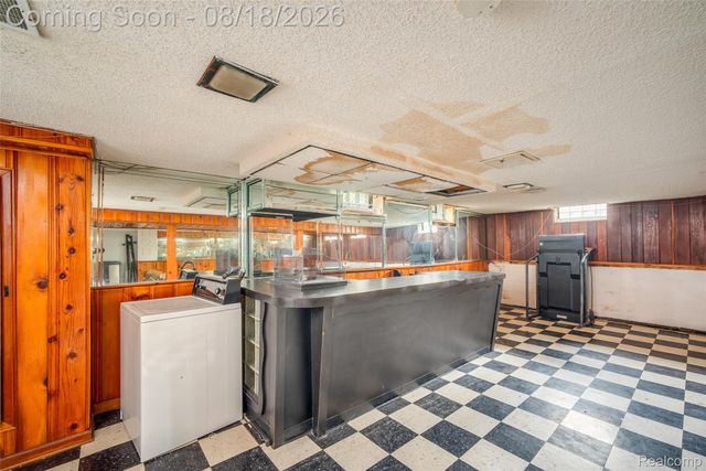 16786 Sprenger Avenue, Eastpointe, MI 48021