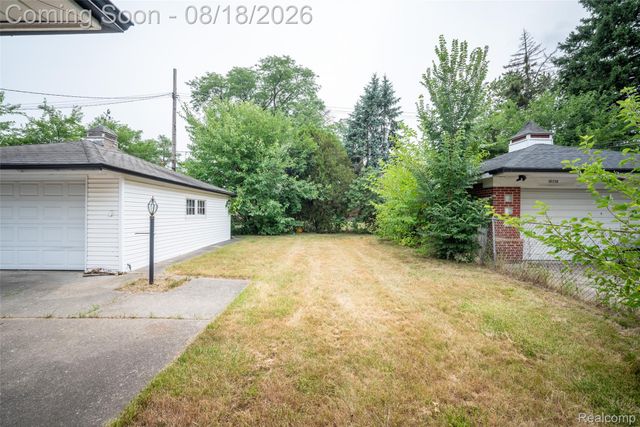 16786 Sprenger Avenue, Eastpointe, MI 48021