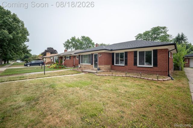 16786 Sprenger Avenue, Eastpointe, MI 48021