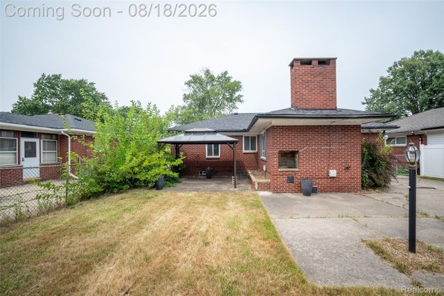16786 Sprenger Avenue, Eastpointe, MI 48021