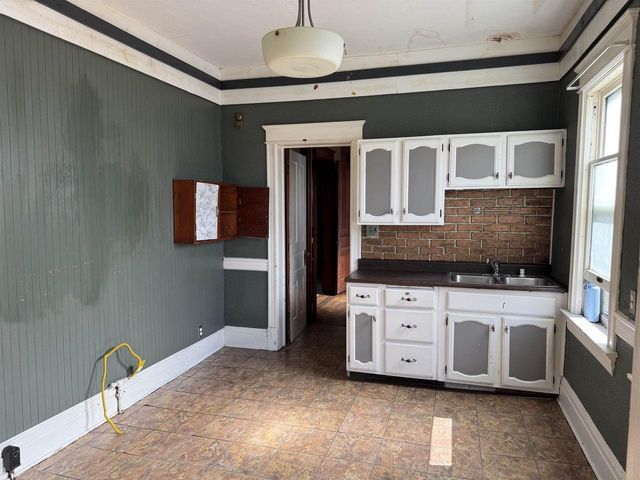 1602 CLARK STREET, Manitowoc, WI 54220