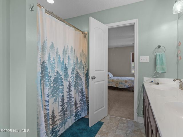 216 Shell Rock Landing Road, Hubert, NC 28539