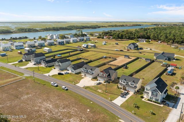 216 Shell Rock Landing Road, Hubert, NC 28539