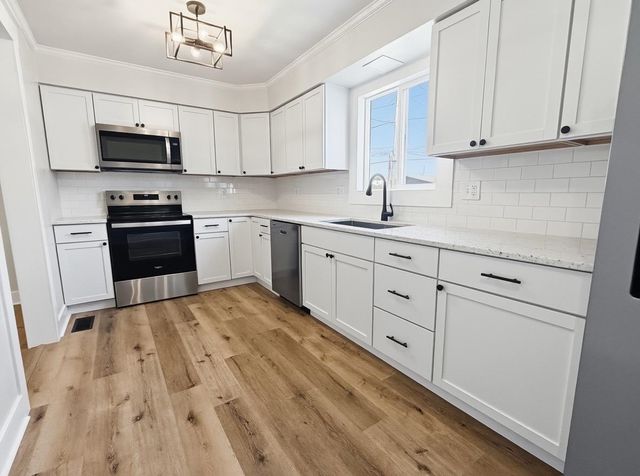 1727 Pine St., Kenova, WV 25530