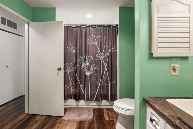 2510 VILLAGE LANE, Oshkosh, WI 54904