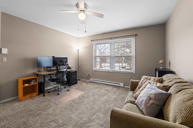 2510 VILLAGE LANE, Oshkosh, WI 54904