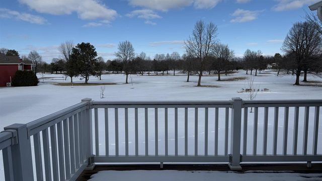 2510 VILLAGE LANE, Oshkosh, WI 54904