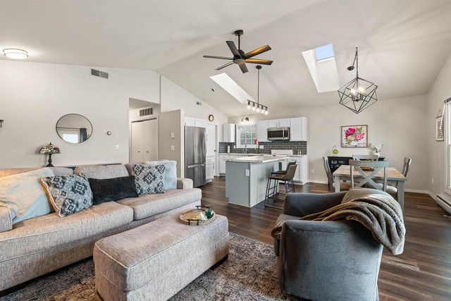 2510 VILLAGE LANE, Oshkosh, WI 54904