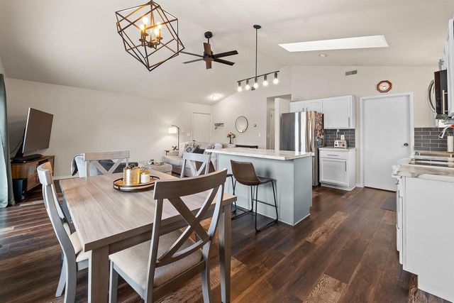 2510 VILLAGE LANE, Oshkosh, WI 54904