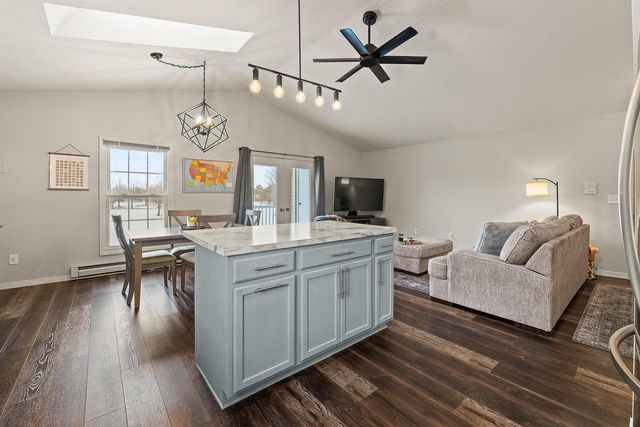 2510 VILLAGE LANE, Oshkosh, WI 54904