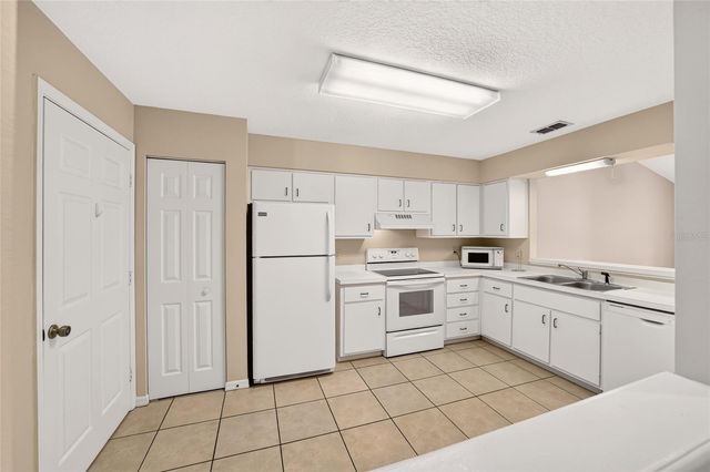 2478 SE 18TH CIRCLE, Ocala, FL 34471