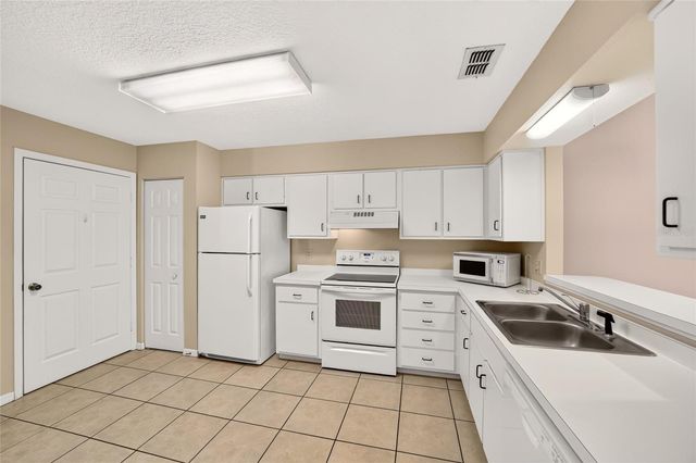 2478 SE 18TH CIRCLE, Ocala, FL 34471
