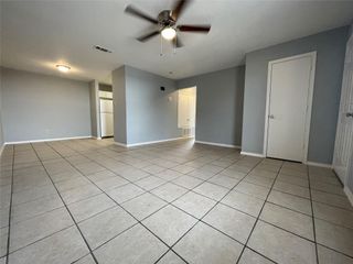 200 Howell ST 7, Florence, TX 76527