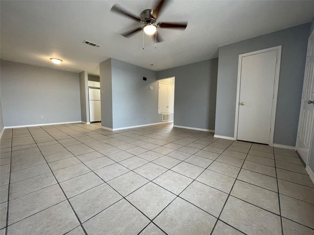 200 Howell ST 7, Florence, TX 76527