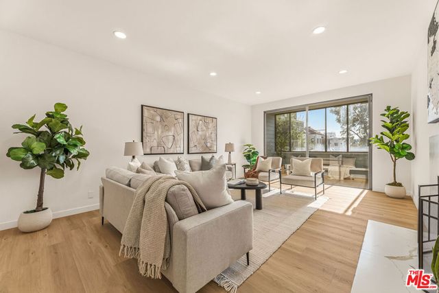 311 Bora Bora Way 3207, Marina Del Rey, CA 90292