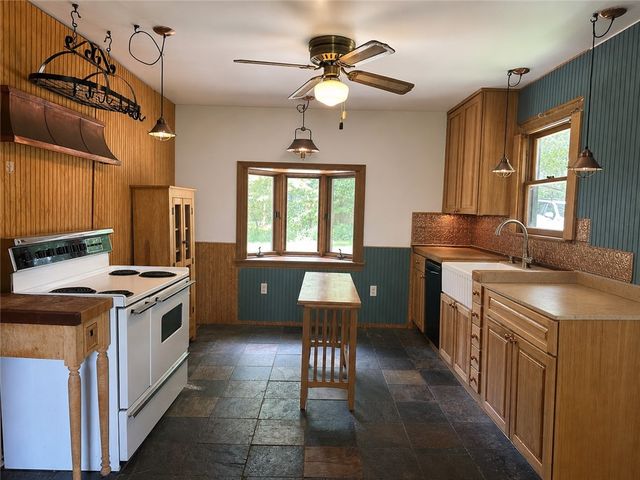 983 Cleland Mill Rd, North Beaver Twp, PA 16102
