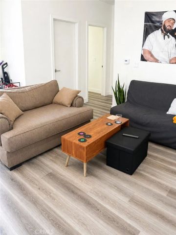 611 W Walnut, Orange, CA 92868