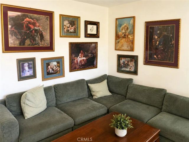611 W Walnut, Orange, CA 92868