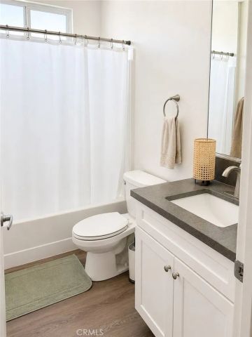 611 W Walnut, Orange, CA 92868