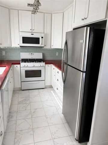 611 W Walnut, Orange, CA 92868