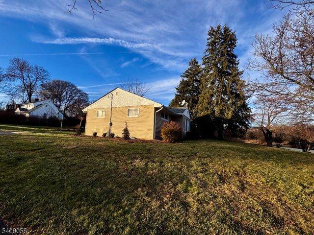 3 Fulper Pl, Clinton Twp., NJ 08809