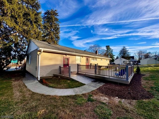 3 Fulper Pl, Clinton Twp., NJ 08809
