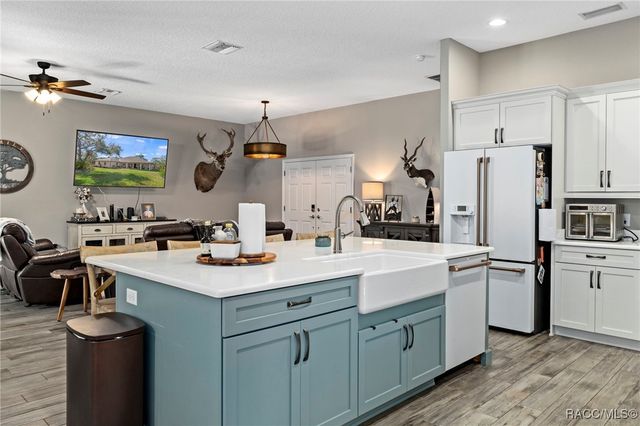 3076 N Stirrup Drive, Beverly Hills, FL 34465