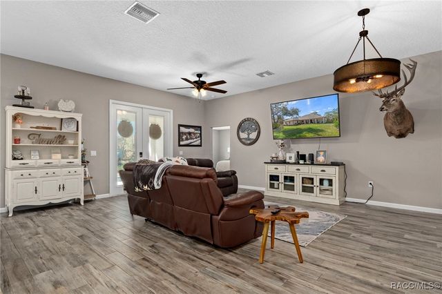 3076 N Stirrup Drive, Beverly Hills, FL 34465