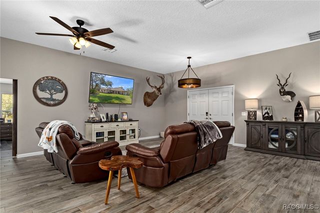 3076 N Stirrup Drive, Beverly Hills, FL 34465