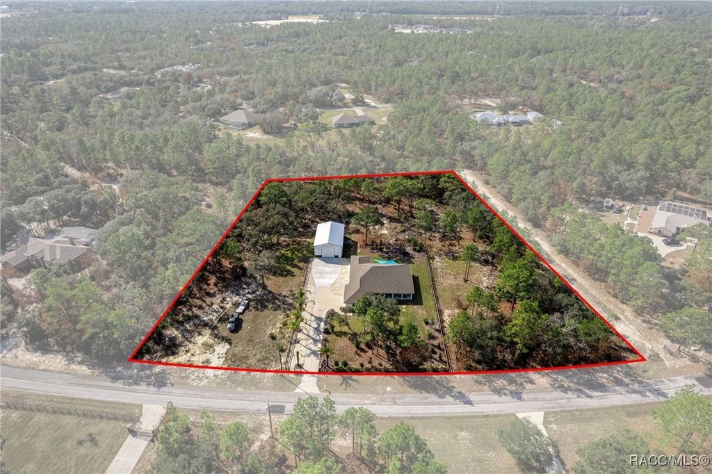 3076 N Stirrup Drive, Beverly Hills, FL 34465