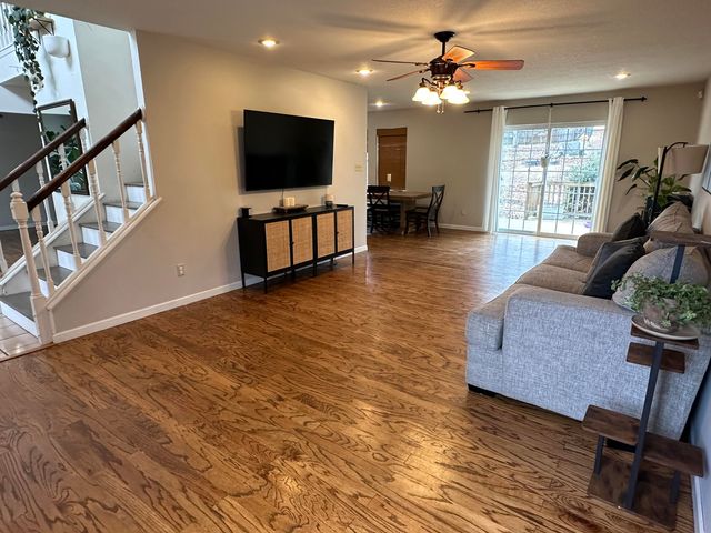 10733 County Road 8070, West Plains, MO 65775