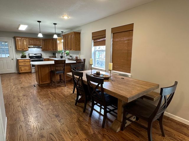 10733 County Road 8070, West Plains, MO 65775