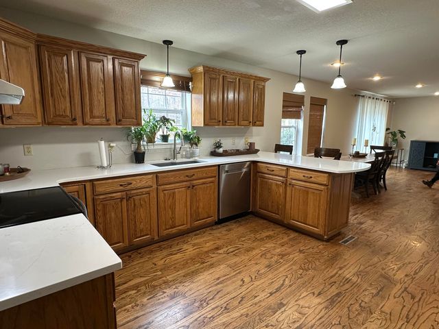 10733 County Road 8070, West Plains, MO 65775