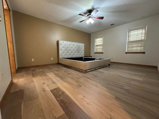 10733 County Road 8070, West Plains, MO 65775