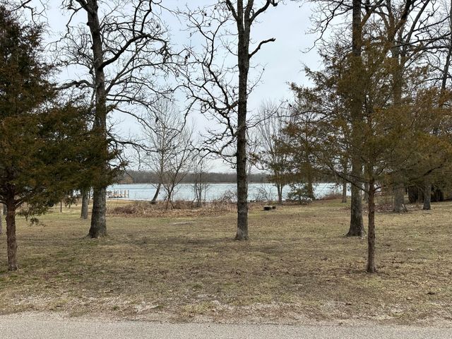 10733 County Road 8070, West Plains, MO 65775