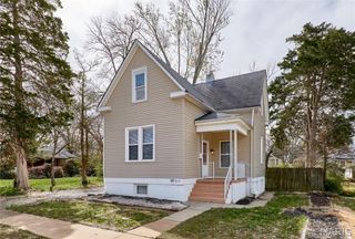 7048 Raymond Avenue, St Louis, MO 63130