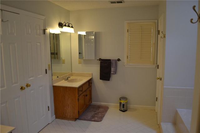 1530 N Milford Creek SW Lane, Marietta, GA 30008