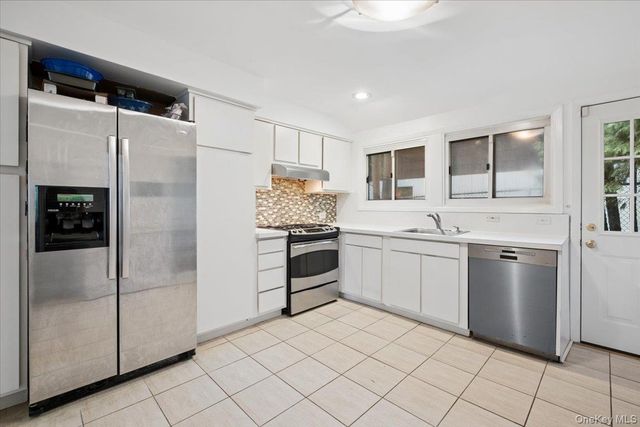 21 Tanglewood Road, Scarsdale, NY 10583